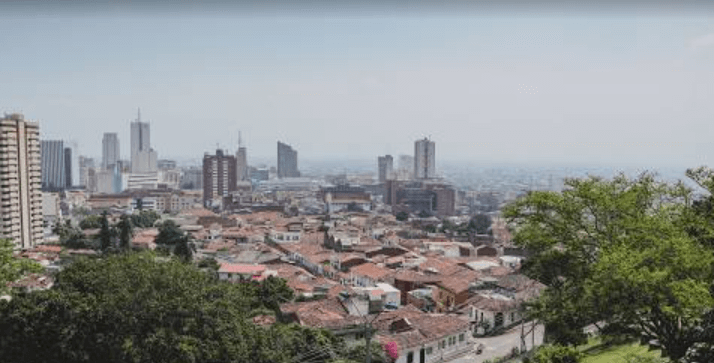 Cali — parques, gastronomía y MIO