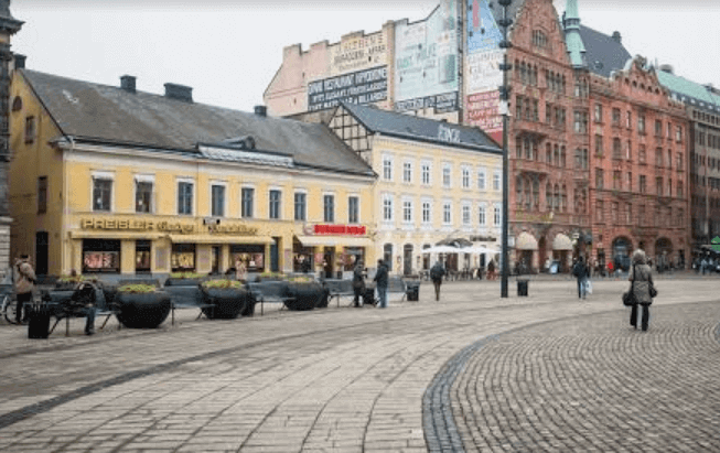 Malmö med bro och hav